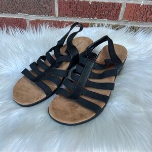 St. John’s Bay Black and Tan Open Toe Platform Strappy Sandals